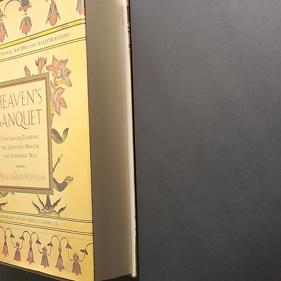 HEAVEN'S BANQUET VEGETARIAN COOKING LIFELONG HEALTH THE AYURVEDA WAY - Picture 6 of 9